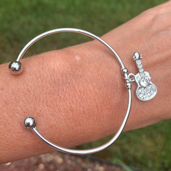 New Crystal Guitar Bracelet - Picture 3 of 8